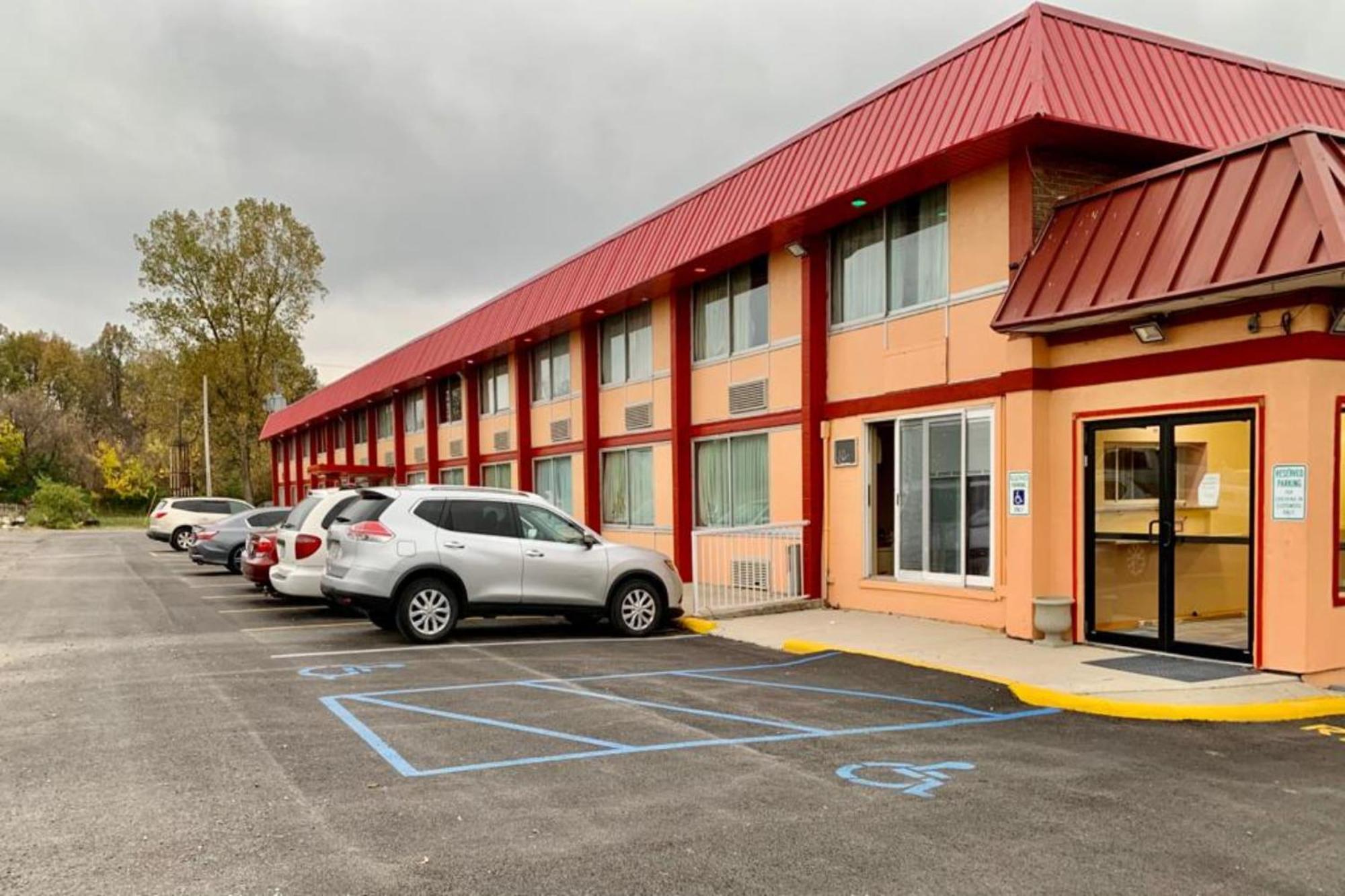 Red Carpet Inn & Suites Lima -Listing Partner Exterior foto